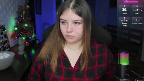 Snapshot of x_nirvana_x chatting on January 18, 2:03 am LOVE NERDS ONLY online show from January 18, 2:03 am