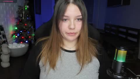 Snapshot of x_nirvana_x chatting on January 25, 1:10 am LOVE NERDS ONLY online show from January 25, 1:10 am