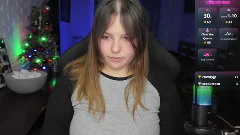 Snapshot of x_nirvana_x chatting on February 1, 2:26 am LOVE NERDS ONLY online show from February 1, 2:26 am