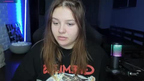 Snapshot of x_nirvana_x chatting on February 24, 2:30 am LOVE NERDS ONLY online show from February 24, 2:30 am