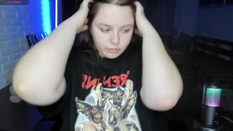 Snapshot of x_nirvana_x chatting on February 26, 1:32 am LOVE NERDS ONLY online show from February 26, 1:32 am