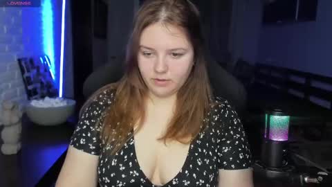 Snapshot of x_nirvana_x chatting on March 2, 2:08 am LOVE NERDS ONLY online show from March 2, 2:08 am