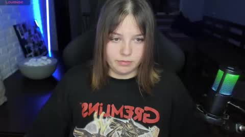 Snapshot of x_nirvana_x chatting on September 15, 3:39 am LOVE NERDS ONLY online show from September 15, 3:39 am