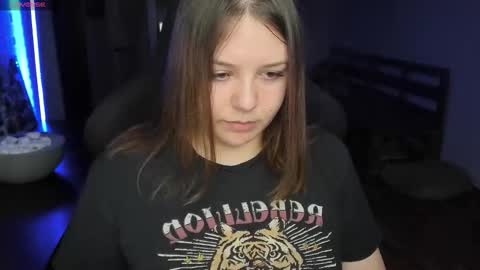 Snapshot of x_nirvana_x chatting on October 27, 2:48 am LOVE NERDS ONLY online show from October 27, 2:48 am