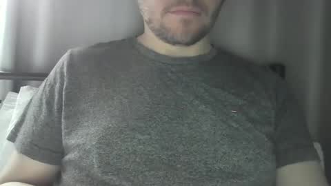 Snapshot of x_yes chatting on December 17, 10:55 am x_yes online show from December 17, 10:55 am