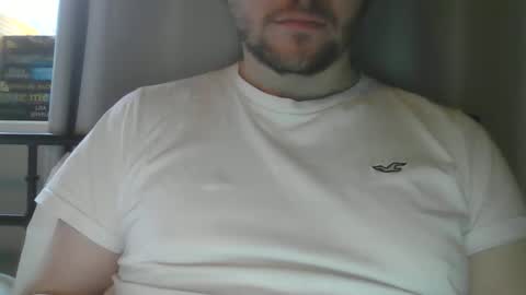 Snapshot of x_yes chatting on December 23, 10:32 am x_yes online show from December 23, 10:32 am