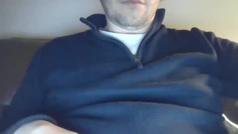 Snapshot of x_yes chatting on January 5, 11:01 pm x_yes online show from January 5, 11:01 pm