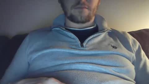 Snapshot of x_yes chatting on February 5, 10:44 pm x_yes online show from February 5, 10:44 pm