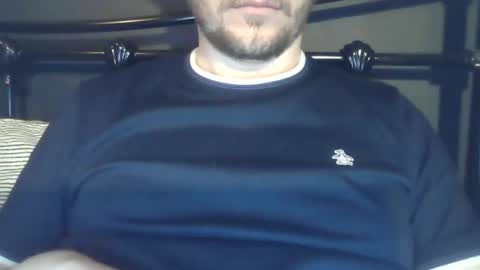 Snapshot of x_yes chatting on February 6, 7:13 am x_yes online show from February 6, 7:13 am