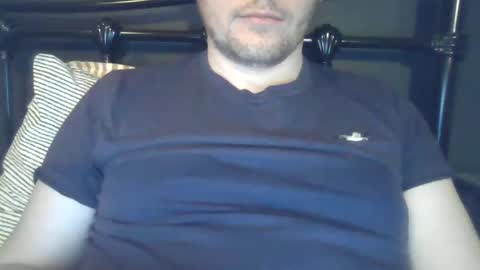 Snapshot of x_yes chatting on February 18, 10:36 pm x_yes online show from February 18, 10:36 pm