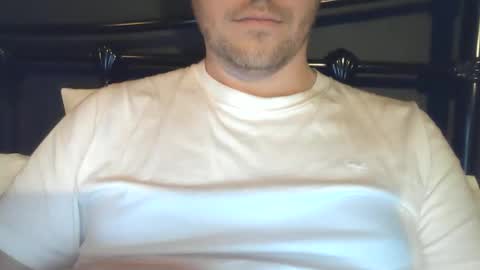 Snapshot of x_yes chatting on November 12, 8:52 pm x_yes online show from November 12, 8:52 pm