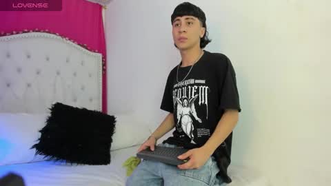 xaanderGrey online show from November 7, 7:36 pm