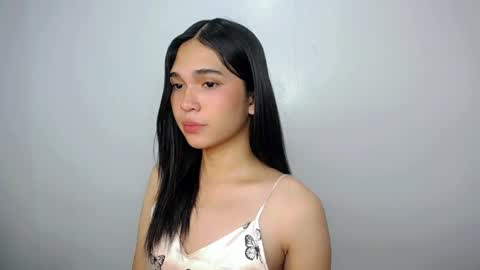 xairah_doux online show from May 12, 1:25 am
