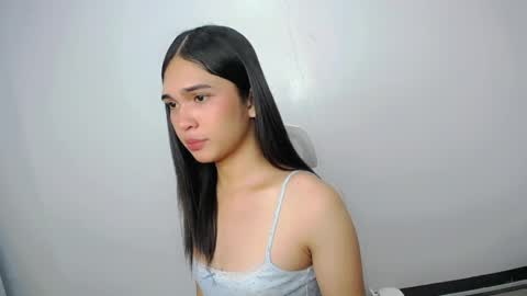 xairah_doux online show from May 15, 11:45 pm