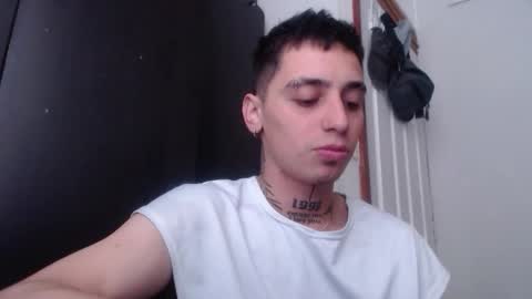 xalejo_max online show from November 18, 5:28 pm