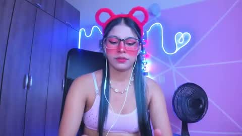 XALLYSONX online show from February 3, 11:20 am