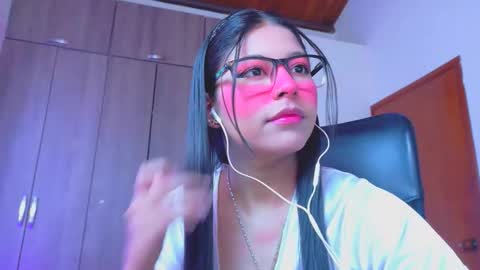 XALLYSONX online show from June 5, 12:00 pm