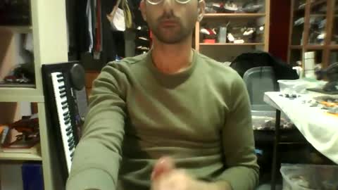 xander4369 online show from March 4, 5:24 pm