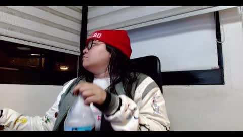 xander_taylor_ online show from October 25, 4:31 am