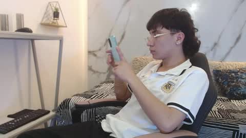 xandergrey8 online show from April 13, 7:41 pm