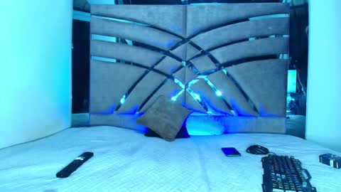 Snapshot of xanderstone00 chatting on June 7, 1:43 am Xanderstone online show from June 7, 1:43 am