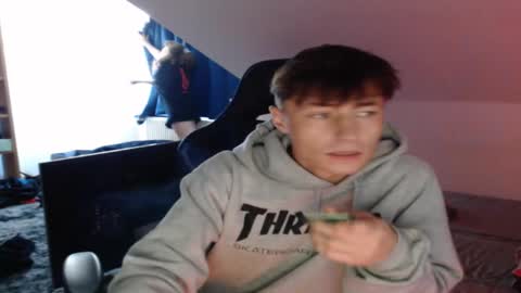 Snapshot of xandiigmusik chatting on October 14, 2:07 pm rx4per online show from October 14, 2:07 pm