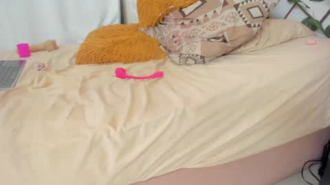       S A R A      100K followers online show from December 25, 5:47 pm