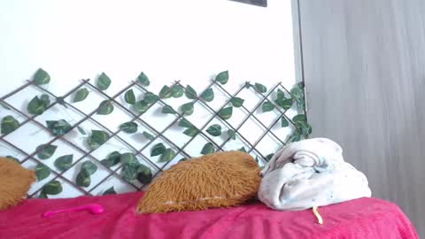       S A R A      100K followers online show from March 2, 2:43 pm