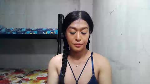 Snapshot of xasianbigcumx chatting on December 5, 2:31 am xasianbigcumx online show from December 5, 2:31 am