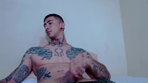 xav_dai online show from April 19, 7:05 pm