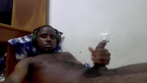 xavier863960 online show from April 8, 3:50 am