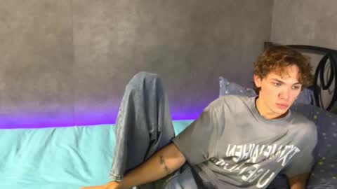 Snapshot of xavier_200 chatting on October 15, 3:06 am Xavier PVT open online show from October 15, 3:06 am