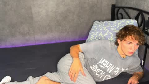 Snapshot of xavier_200 chatting on October 29, 3:53 am Xavier PVT open online show from October 29, 3:53 am