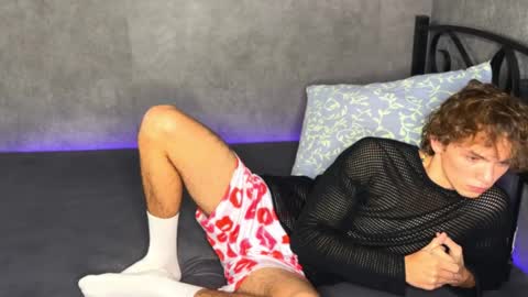 Snapshot of xavier_200 chatting on November 5, 3:50 am Xavier PVT open online show from November 5, 3:50 am