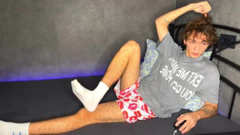 Snapshot of xavier_200 chatting on December 4, 4:00 am Xavier PVT open online show from December 4, 4:00 am