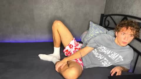 Snapshot of xavier_200 chatting on December 5, 3:59 am Xavier PVT open online show from December 5, 3:59 am