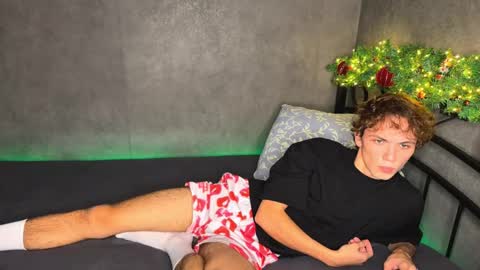 Snapshot of xavier_200 chatting on December 15, 4:28 am Xavier PVT open online show from December 15, 4:28 am