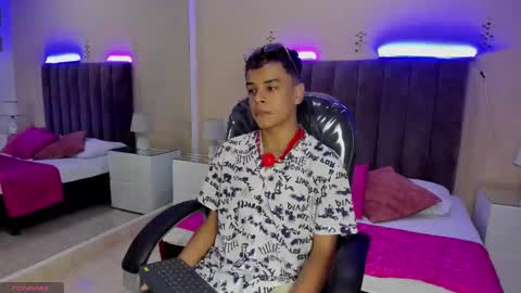 xavier fox   online show from February 26, 8:19 pm