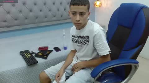 xavii_18_ online show from February 12, 6:51 pm