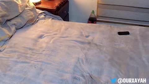 Snapshot of xayahnds chatting on September 18, 2:35 am XAYAH online show from September 18, 2:35 am