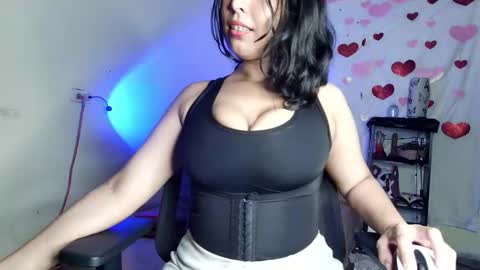 Snapshot of xayahnds chatting on February 21, 12:44 am XAYAH online show from February 21, 12:44 am