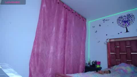 xayu online show from October 2, 7:15 am