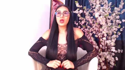 Snapshot of xbonny_ chatting on June 4, 7:09 pm online show from June 4, 7:09 pm