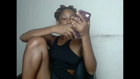 xcreamypussy online show from December 25, 9:43 pm