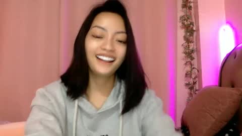 Sachi Cy online show from February 9, 4:29 pm