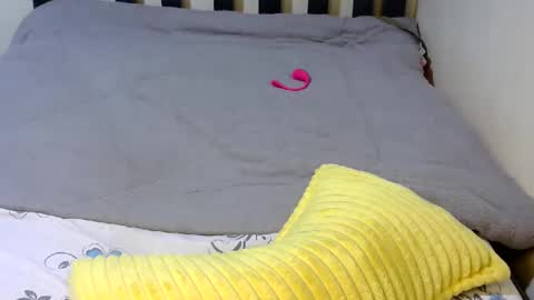 xeenah online show from April 15, 9:15 pm