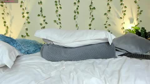    online show from April 23, 4:20 pm