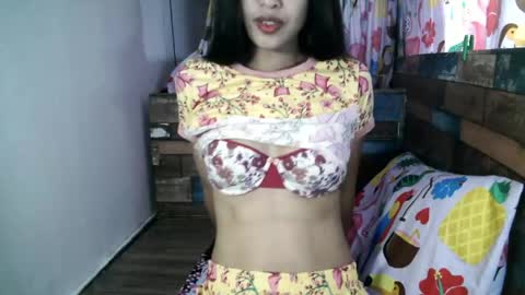 xgurlxlaloox online show from April 14, 12:49 am