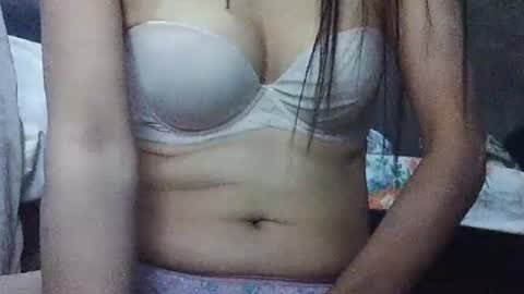 Snapshot of xhotskinny69x chatting on February 3, 7:21 pm xhotskinny69x online show from February 3, 7:21 pm