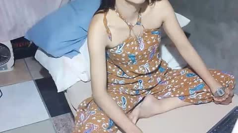 Snapshot of xhotskinny69x chatting on October 5, 1:04 am xhotskinny69x online show from October 5, 1:04 am